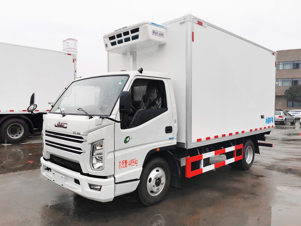 江鈴順達寬體國六冷藏車