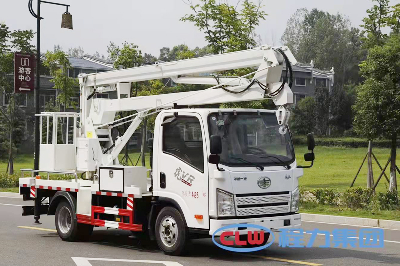 國六解放虎VR13.5米高空作業(yè)車（藍(lán)牌，折疊臂）